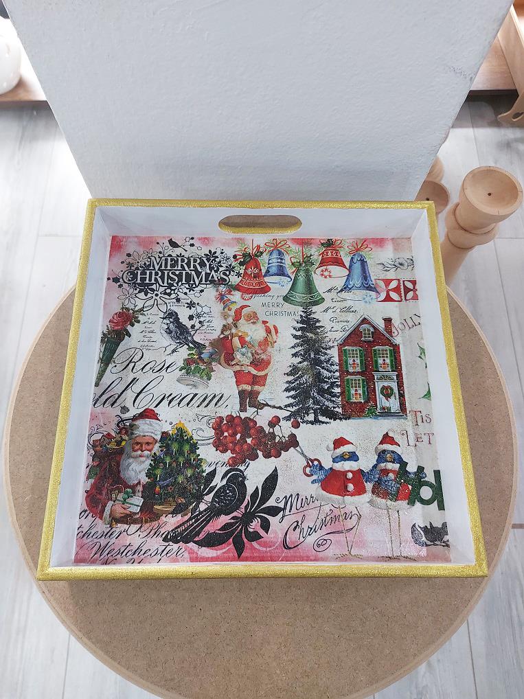 Gold Kenarlı Kare Ahşap Sunumluk Tepsi