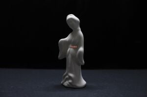 Seramik Geyşa Biblo 17cm B-26