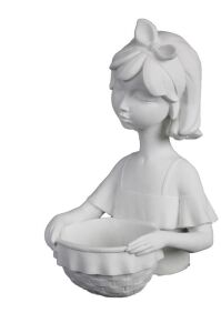 Polyester Önü Sepetli Kız 32x20cm P118