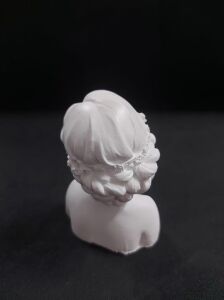 Gözü Çiçekli Kız Büst 9,5x6,5cm