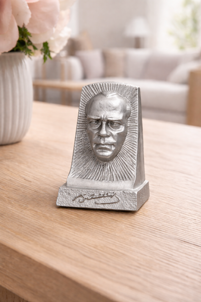 Atatürk Büst İmzalı Biblo Figür 9,5x6,5cm