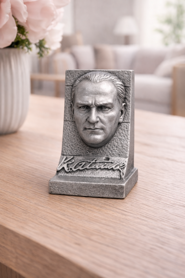 Atatürk Büst İmzalı Biblo Figür 9x5,5cm