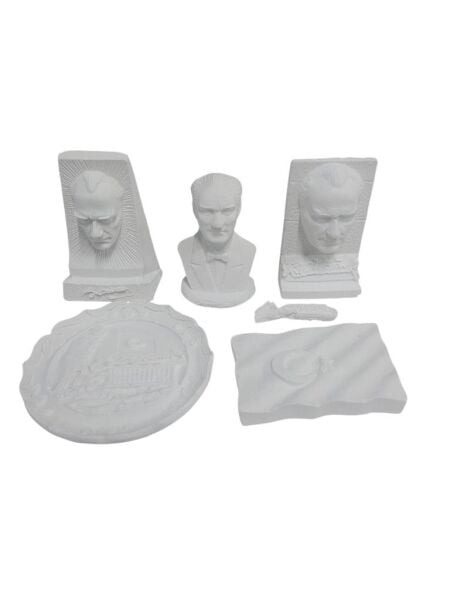 Atatürk Büstleri ve Türk Bayrağı Seti 6 Parça