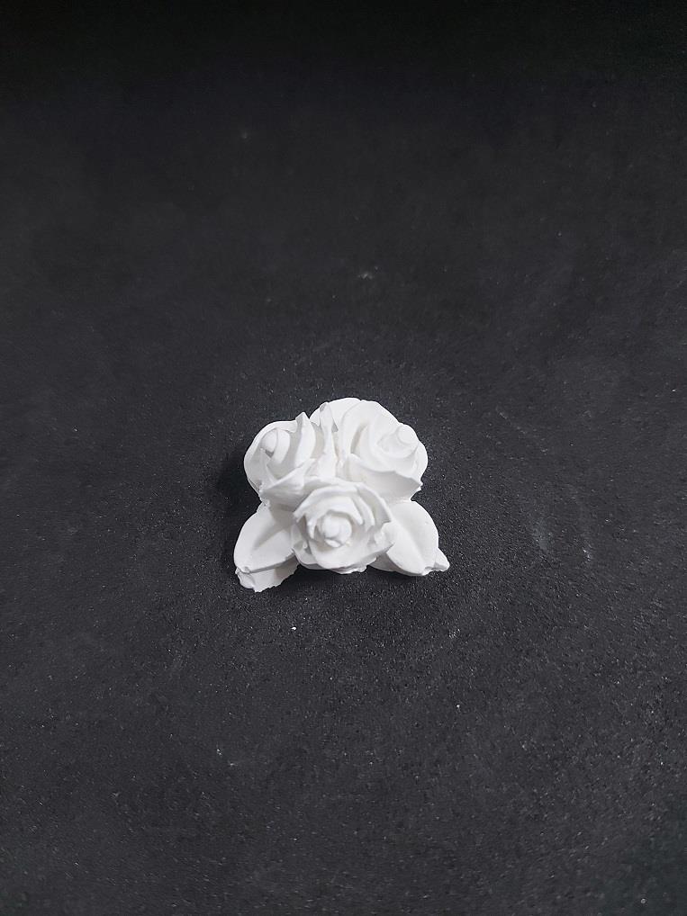 Küçük Üçlü Güller Çiçek 3x3cm