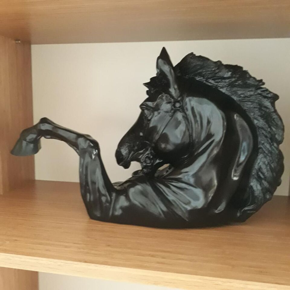 Duvar At Heykeli 48x28cm